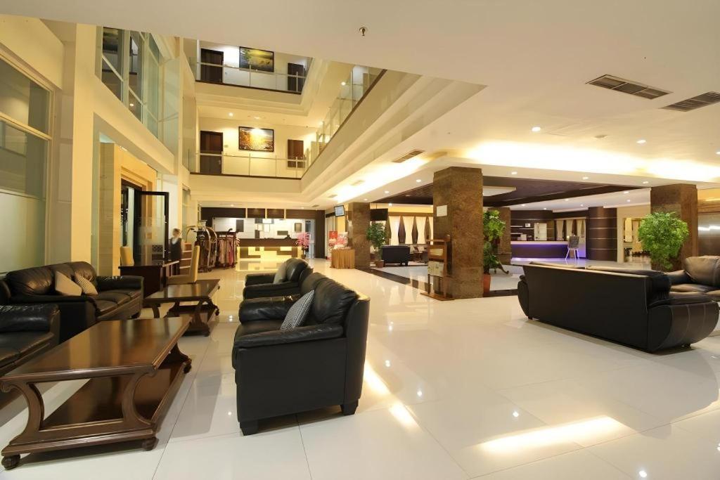 Megaland Hotel Solo Εξωτερικό φωτογραφία