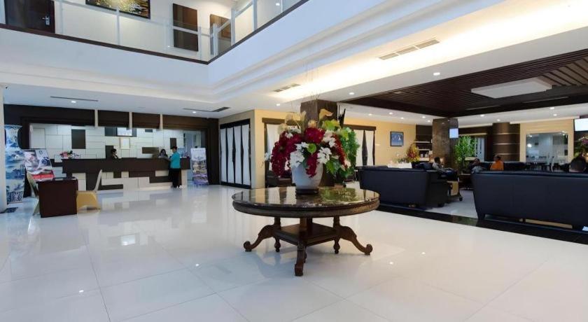 Megaland Hotel Solo Εξωτερικό φωτογραφία